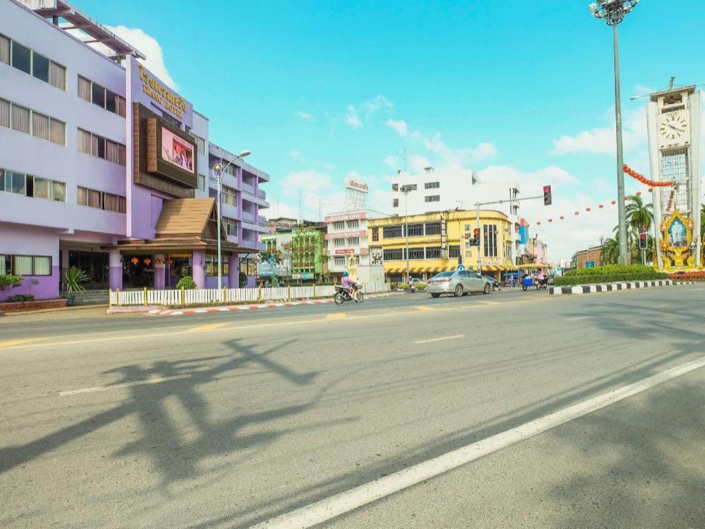 Oyo 565 Trang Hotel Kültér fotó
