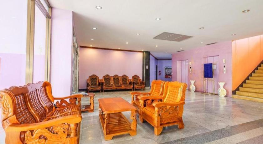 Oyo 565 Trang Hotel Kültér fotó