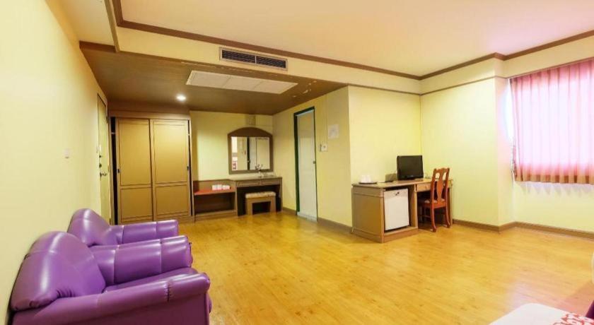 Oyo 565 Trang Hotel Kültér fotó